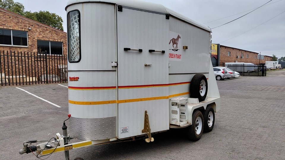 2016 Venter Royal Horse-Box (Spotless) Pre-owned Trailer for sale