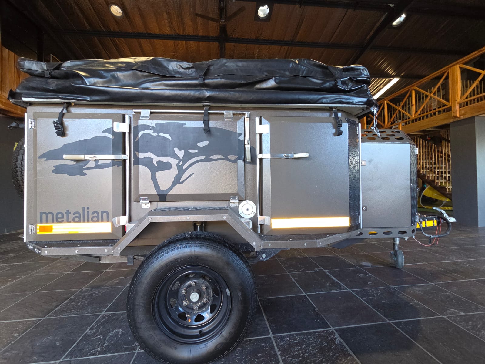 2015 Metalian Maxi Trailer 2015 Metalian Maxi Trailer